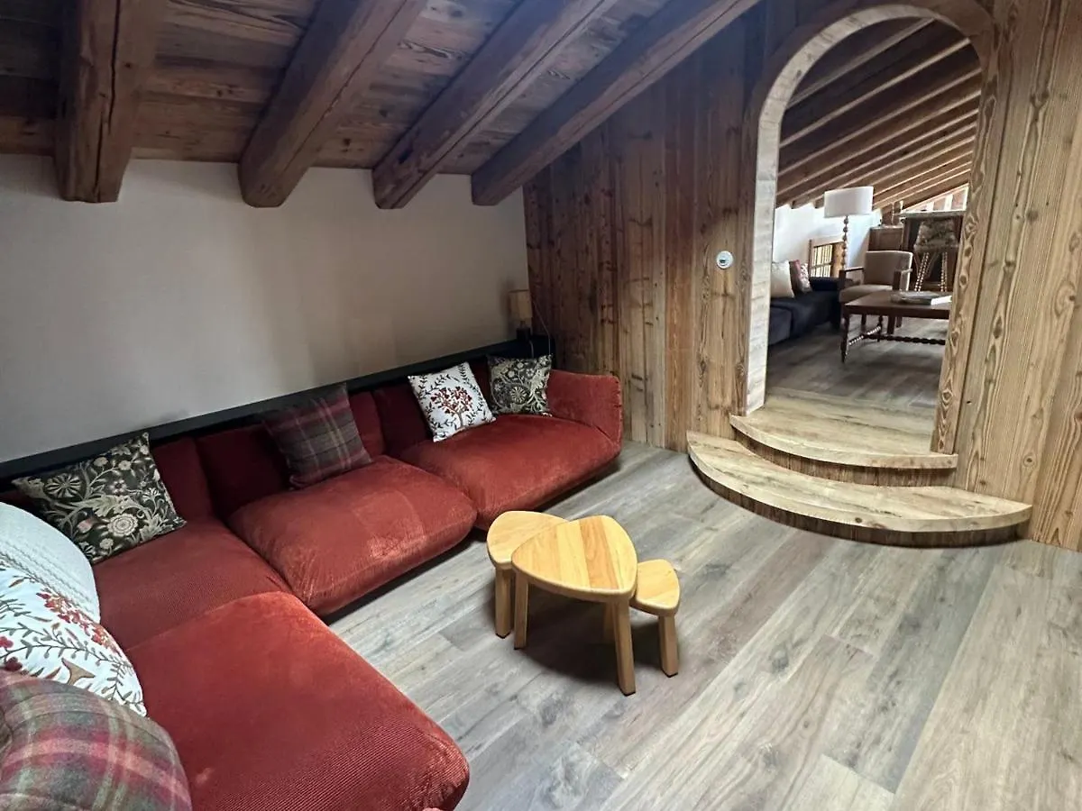 Chalet De Luxe Avec Spa Et Salle De Cinema A Megeve - Fr-1-569-153 Villa 0*,  France